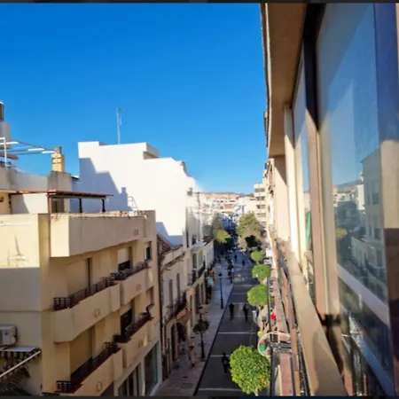 Apartmán 3 Bed Sleeps 6 - Free Parking & Balcony Estepona